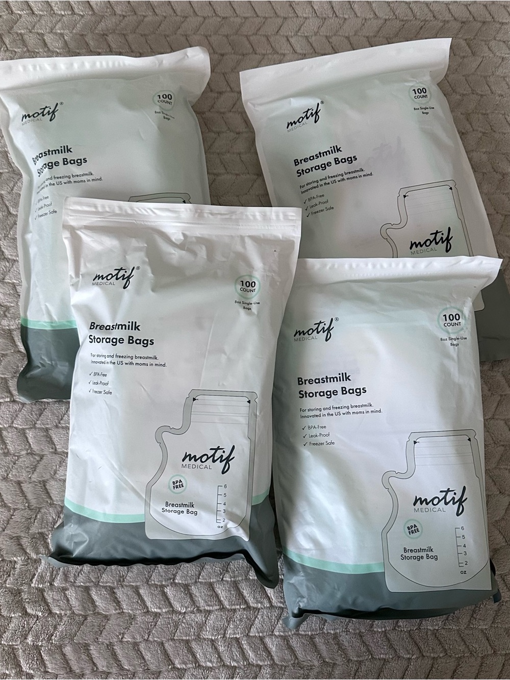 Set of 4 (100 count) Motif Breastmilk storage bags